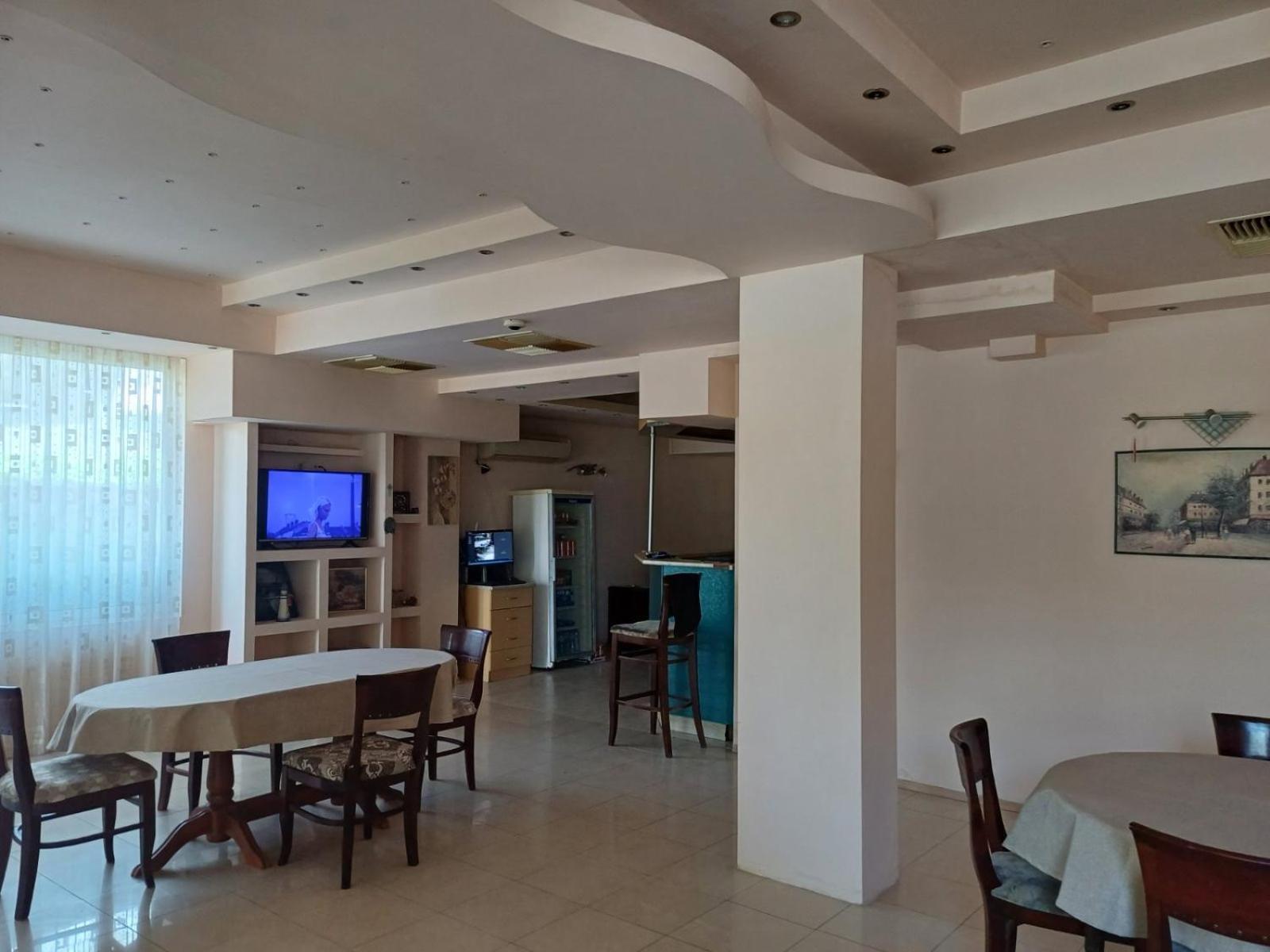Hotel Интернационал Kulata Exteriér fotografie